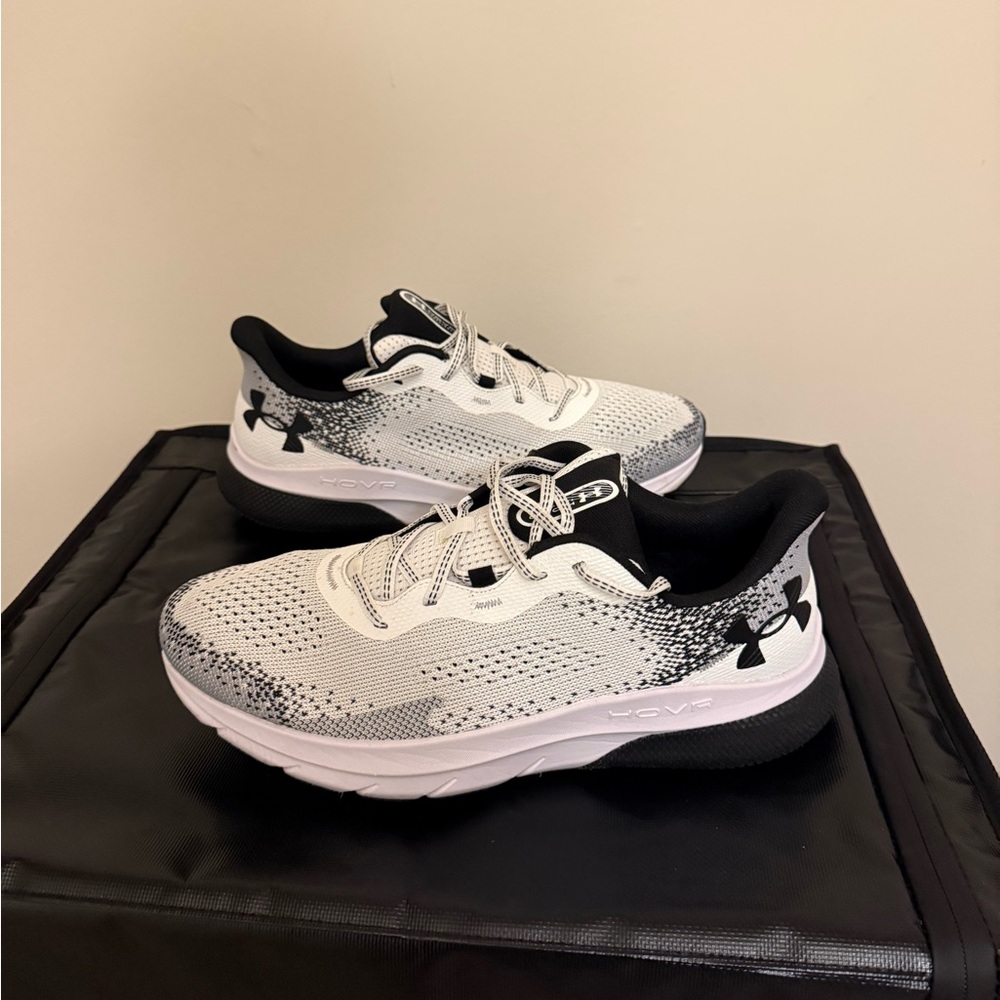 Under ArmourHOVR Turbulence 2 'White Black' Size 11 Mens